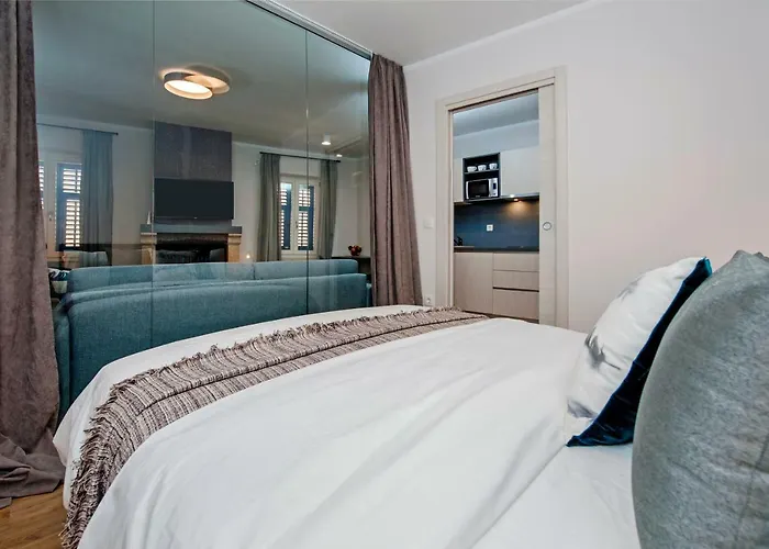 Harmony In Blue 아파트 로비니