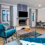 Harmony In Blue Apartment